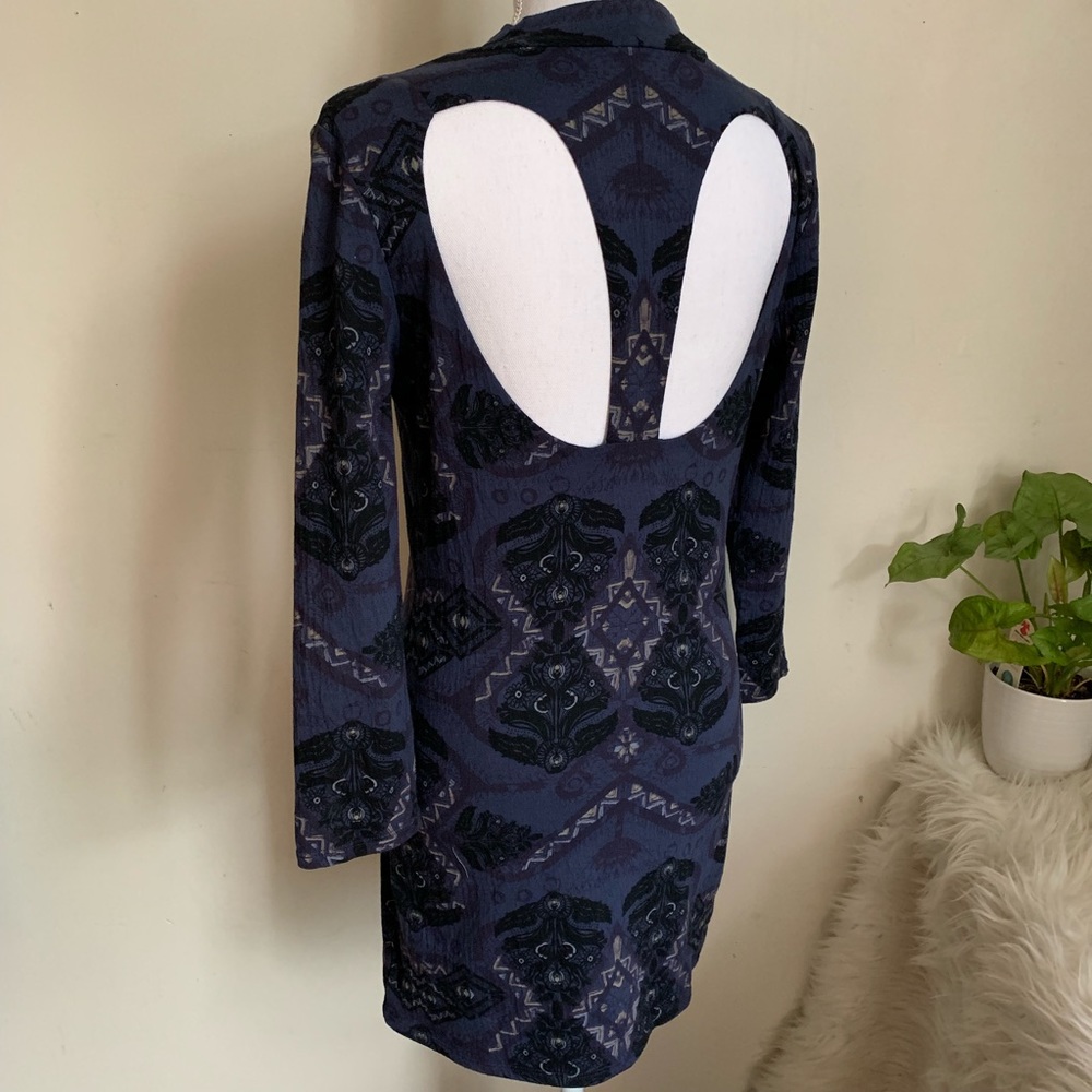 Free People “cute and cozy “ mini with cutout - Picture 4 of 7